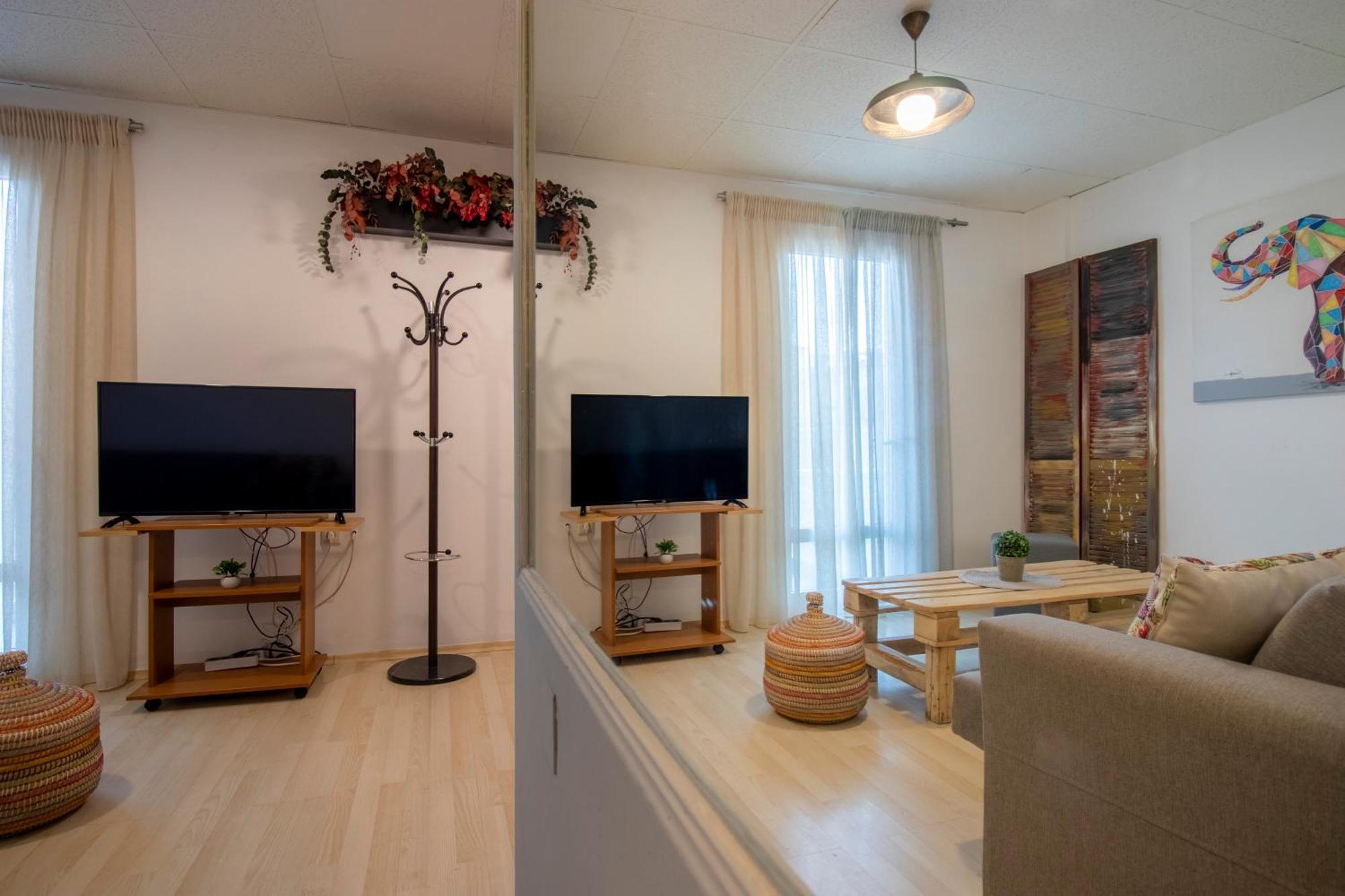 Modern City Apt In The Heart Of Heraklion Esterno foto